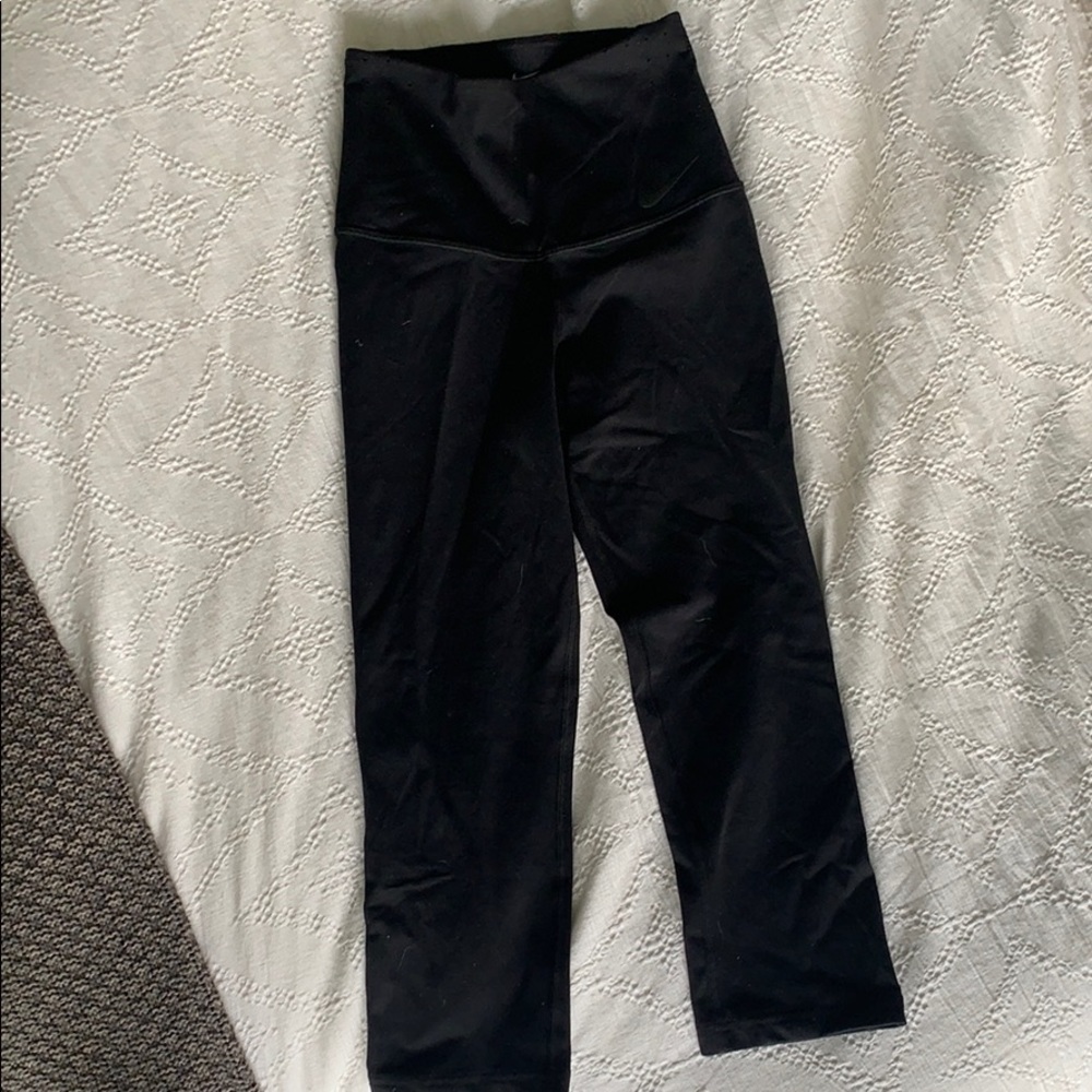 Nike workout leggings cropped